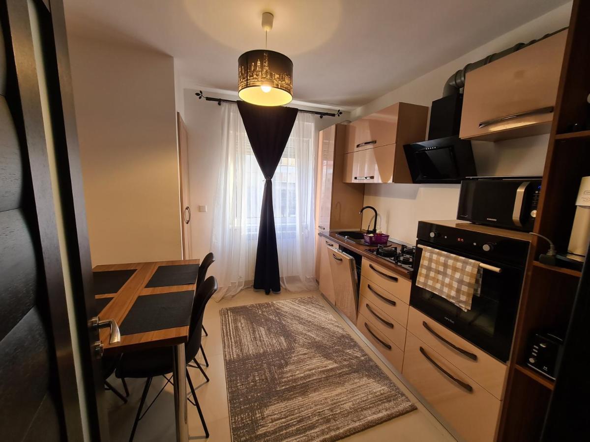 Apartament Bonami Appartamento Sibiu Esterno foto